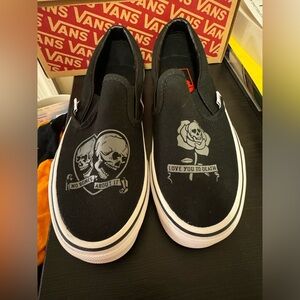 Vans Love You To Death Classic Slip Ons Youth Size 4 Brand New